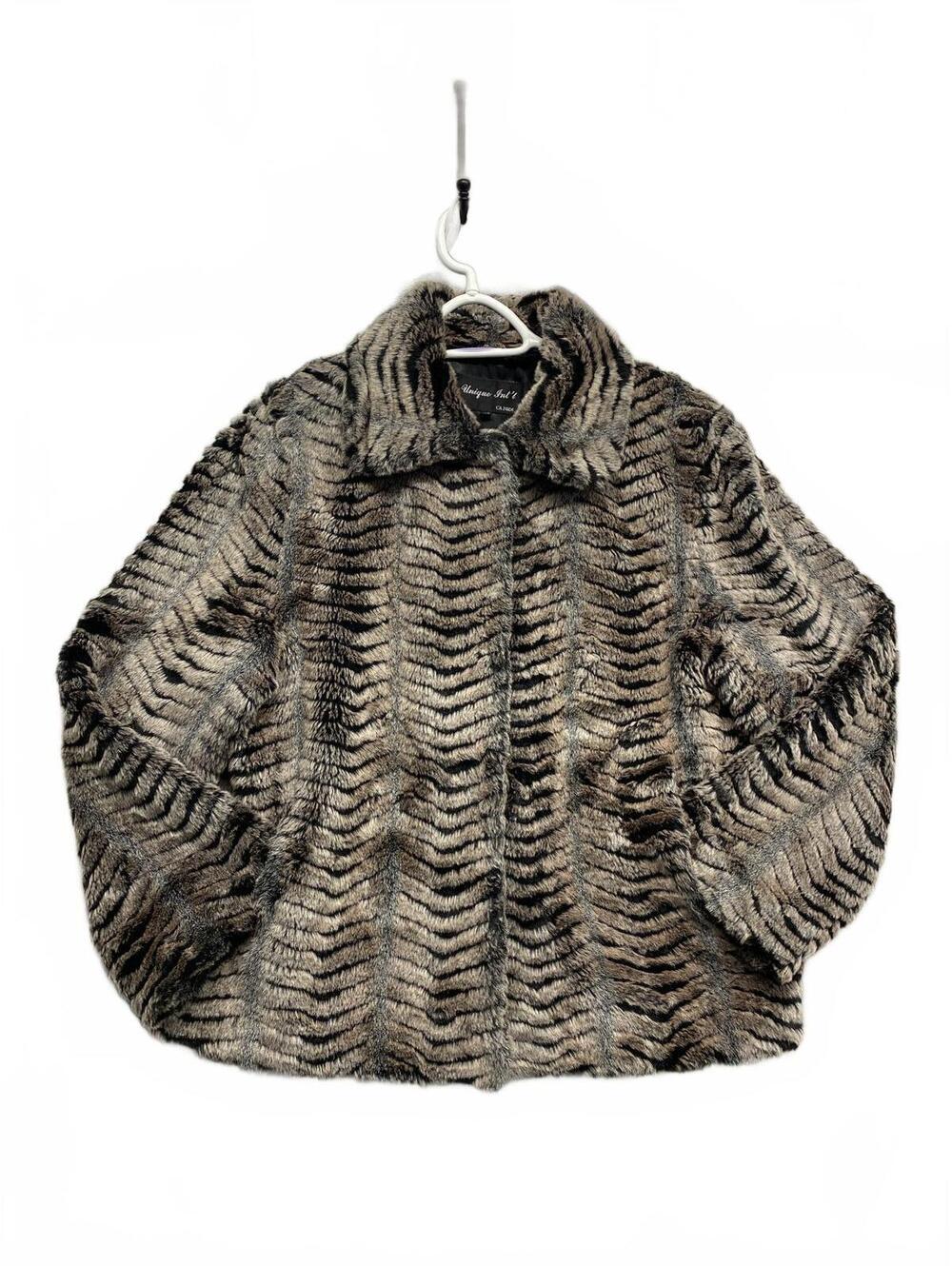 Vtg 90's Unique International Women's Faux Fur Coat with Chevron Design Sz XL